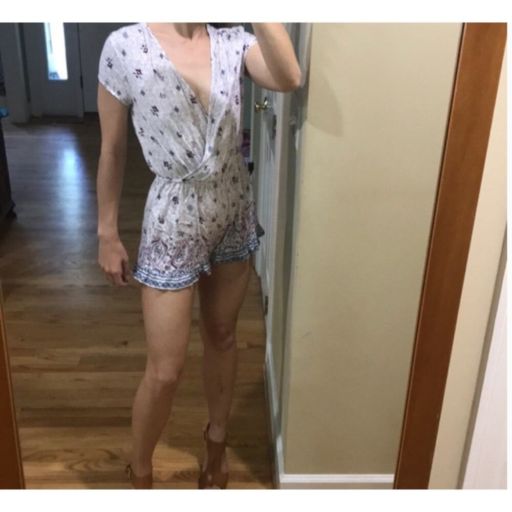 Chloe K Purple Floral Romper V Neck S Small